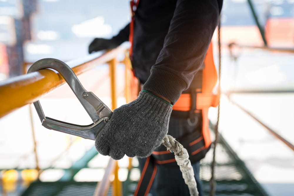 Scaffolding Accidents on Construction Sites: Causes, Liability, and Compensation 